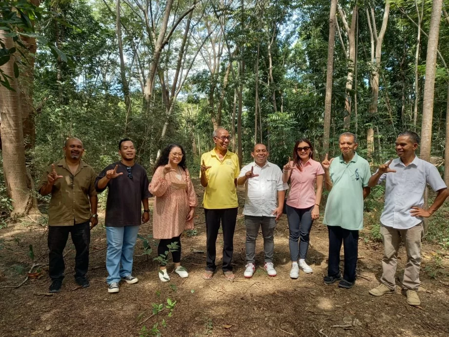 csr kesehatan Bupati Manggarai Barat Dukung PTTEP Indonesia Atasi Sampah Labuan Bajo