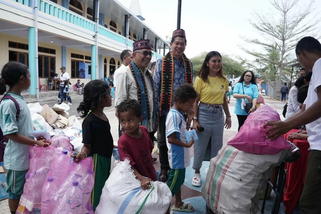 csr kesehatan PTTEP Indonesia Supports the Coordinating Ministry for Maritime Affairs and Investment Program: Super Priority Tourism Destination in Labuan Bajo Through an Innovative Waste Sorting Program